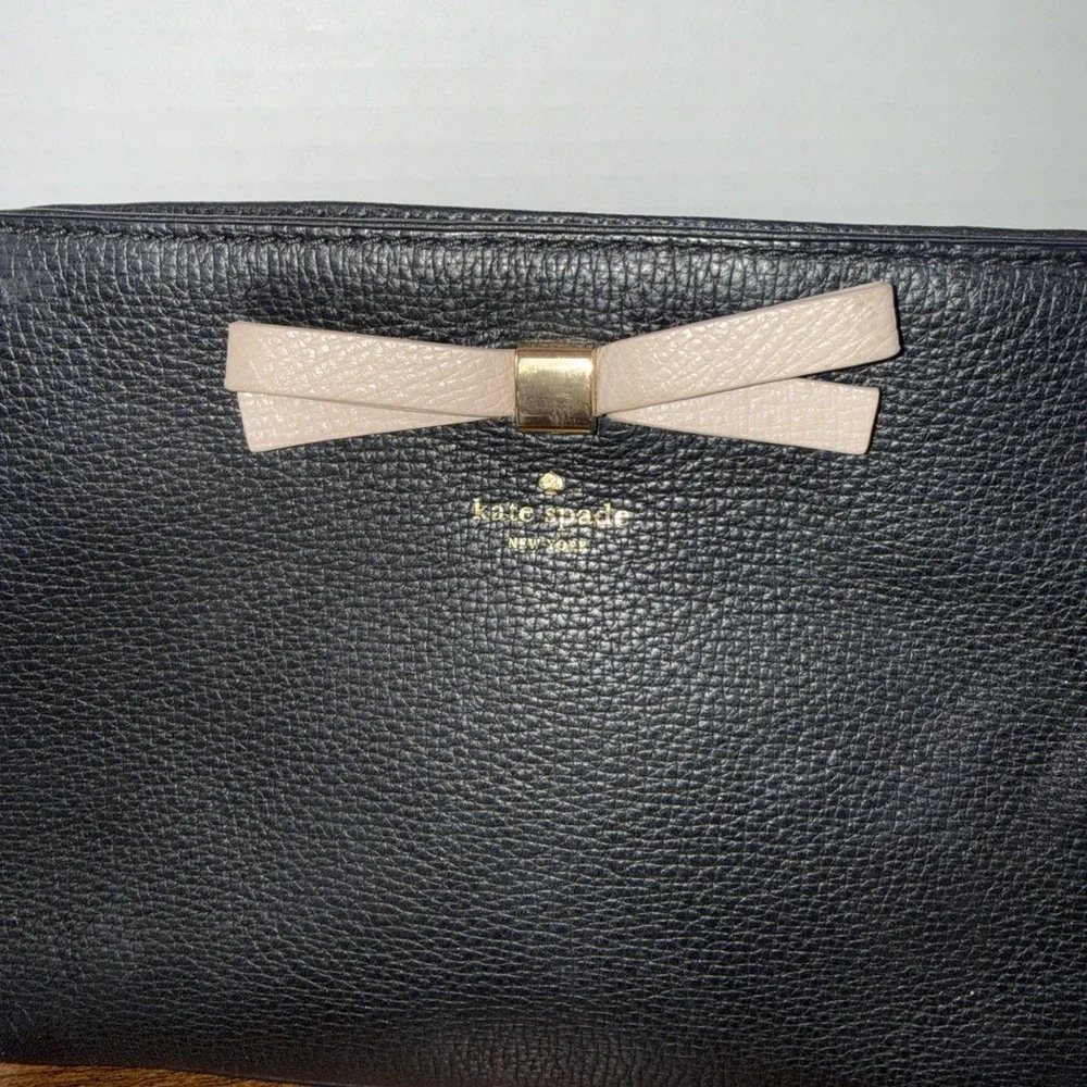 Kate‎ Spade New York Black Beige Pebbled Leather Bow Crossbody Bag PXRU5070